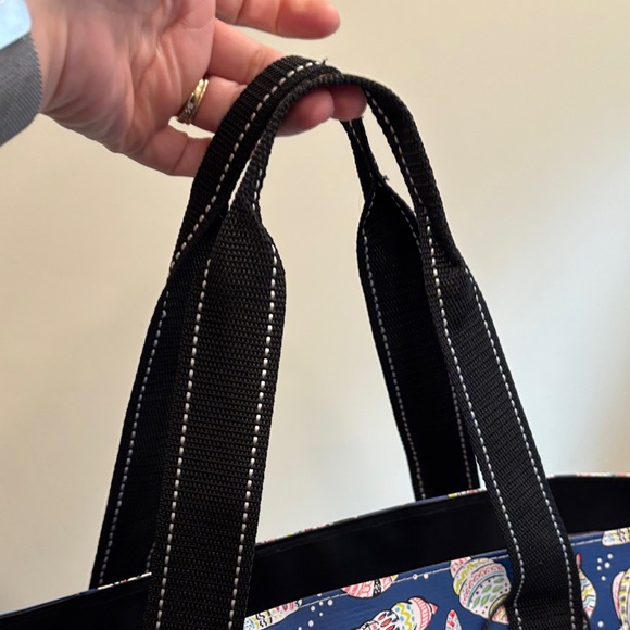 SCOUT Large Deano Tote in Blue Seashell Print NWOT - Picture 4 of 12